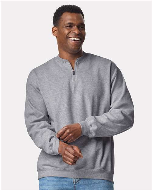 Gildan - Unisex Softstyle® Midweight Quarter-Zip Sweatshirt - SF008
