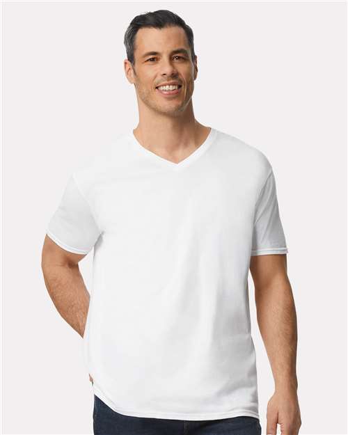 Gildan - Unisex Softstyle® V-Neck T-Shirt - 64V00