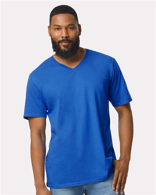 Gildan - Unisex Softstyle® V-Neck T-Shirt - 64V00