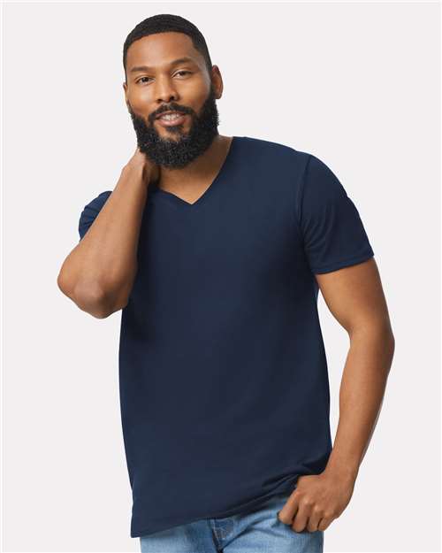 Gildan - Unisex Softstyle® V-Neck T-Shirt - 64V00